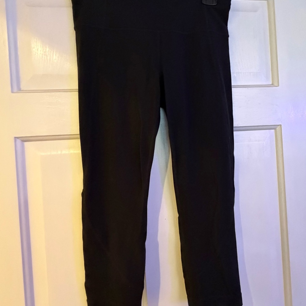 Athleta Salutation 7/8 Black High-Waisted Leggings
